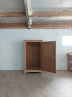Landelijke klassieke kast, eendeurskast, legkast, linnenkast, Antiek en Kunst, Antiek | Meubels | Kasten