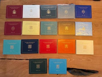 Vaticaan. Year Set (BU) 2004/2019 (17 sets)