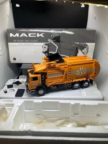 Mack 1:35 - Model vrachtwagen - Mack Front-End Loader Trash, Nieuw
