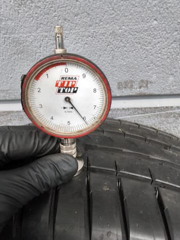 1x Michelin Pilot Sport 225/45 R19 zomerband 5,9 mm, 19 inch, Gebruikt, Ophalen of Verzenden, Band(en)