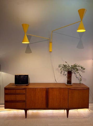 Juanma Lizana Studio - Wandlamp - RAL 1018 - Knuppels