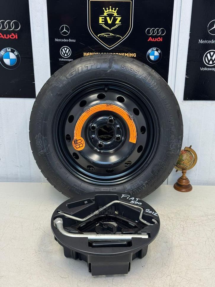 Fiat 500 bj.2012 reservewiel thuiskomer met Krikset 52101548, Auto-onderdelen, Banden en Velgen, Banden en Velgen, Gebruikt, 14 inch