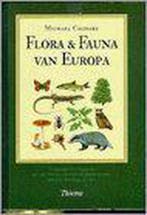 Flora en fauna van Europa / Bloemen en planten 9789052101750, Boeken, Verzenden, Gelezen, Michael Chinery