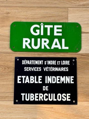Étable Indemne De Tuberculose / Gites - Plaque - Emaille