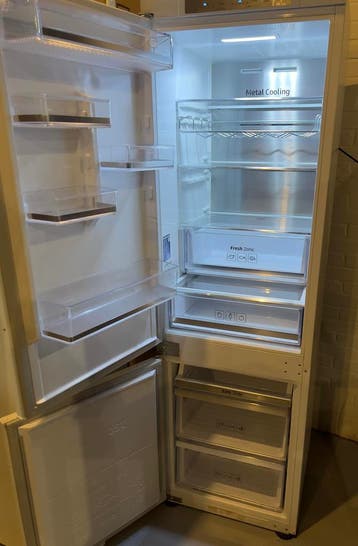 Luxe Samsung BRB260035WW inbouw koelvriescombinatie ZGAN, Met aparte vriezer, 160 cm of meer, Zo goed als nieuw, Energieklasse A of zuiniger