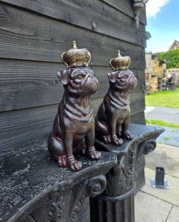 Beeld, 2Pcs Crowned Pug Dogs - 29 cm - Hars - 2026