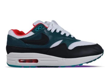 Nike Air Max 1 LeBron James Liverpool F.C., Ophalen of Verzenden, Nieuw, Nike, Sneakers of Gympen