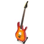 Miniatuur replica Pensa gitaar - Mark Knopfler Dire Straits, Ophalen of Verzenden, Nieuw, Pop, Beeldje of Miniatuur