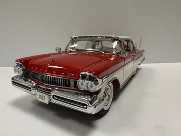 Danbury Mint 1:24 - Modelauto - 1957 Mercury Turnpike, Nieuw