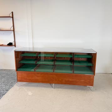 Mid-Century Vitrine Toonbank – Mahonie, Chroom & Gehard Glas, Bruin, 100 tot 150 cm, 150 tot 200 cm, Ophalen of Verzenden