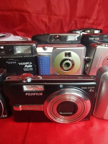 Yashica, Fuji, Canon, Samsung 10 fotocamere( 6 digitali + 4, Audio, Tv en Foto, Nieuw