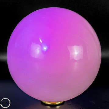 Adembenemende roze calcietkogel – Zeer fluorescerend en