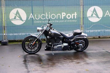 Veiling: Motor Harley-Davidson BREAKOUT SOFTAIL Benzine 2014, Chopper