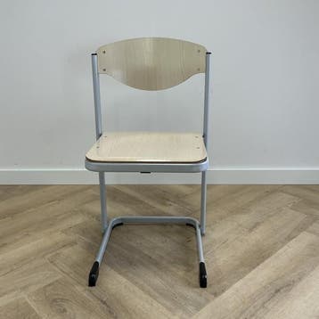 Vanerum schoolstoel (blauwe stip) zithoogte 46 cm, Huis en Inrichting, Stoelen, Ophalen of Verzenden, Gebruikt, Hout, Eén