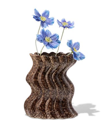 HEMA Vaas 23cm keramiek ribbel swirl bruin, Huis en Inrichting, Woonaccessoires | Vazen, Verzenden, Nieuw