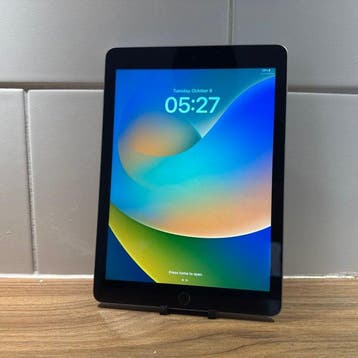 Apple iPad (5th Generation) 128GB Wifi - Mobiele telefoon, Nieuw