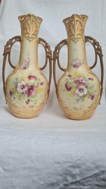 Ernst Wahliss - Alexandra Porcelain Works - Vaas met dubbele