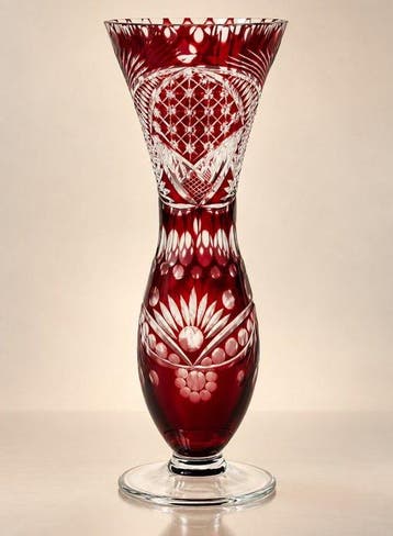 Bohemia - Vaas - Kristal - Ruby Red Cut Crystal Vase, Antiek en Kunst