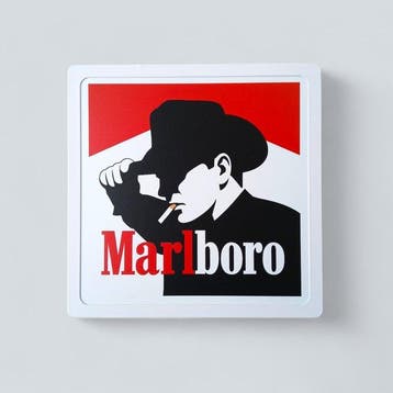 Marlboro - Lichtreclame bord van Marlboro met de Marlboro
