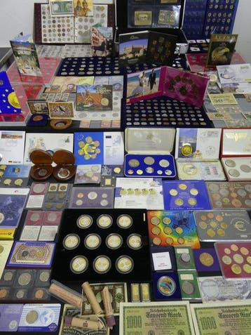 Wereld. Collection of coins/banknote/medals/euro inkl. pp