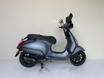 Vespa Sprint Brom 45 km/h, BWJ 2024, Grigio Titanio, Gebruikt, Ophalen of Verzenden, Benzine, Vespa