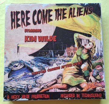 Kim Wilde - Here Come The Aliens - Limited edition box set, Cd's en Dvd's, Nieuw in verpakking