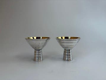 Set van twee zuivere zilveren (Jun-gin) sakazuki-kopjes –