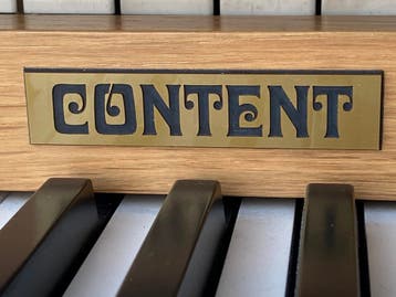 Content D4327, in compacte blank eiken kast, Muziek en Instrumenten, Ophalen of Verzenden, Zo goed als nieuw, 2 klavieren, Orgel