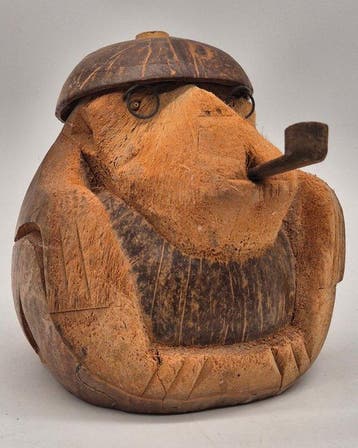 Kokosnuss-Skulptur – Pfeife rauchender Affe mit Brille –