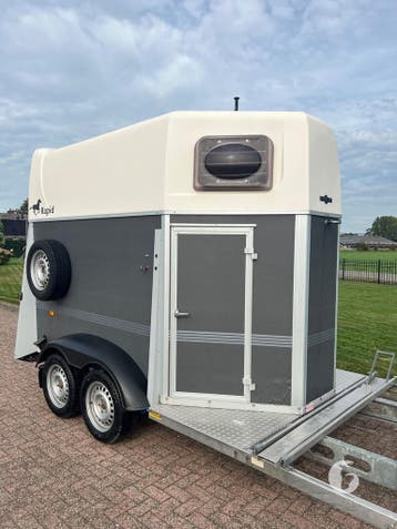 Degelijke Humbaur mentrailer / koetsentrailer, Ophalen, Zo goed als nieuw, Hout, 2-paards trailer