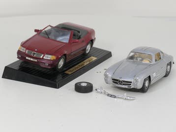 Schaal 1:18 Maisto 12047s en 31801 Mercedes-Benz set 300..., Ophalen of Verzenden, Gebruikt, Maisto