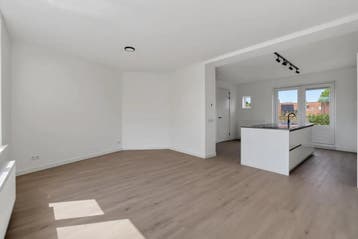 Te huur: Appartement Dorpsstraat in Uithoorn, Noord-Holland, Uithoorn, Appartement