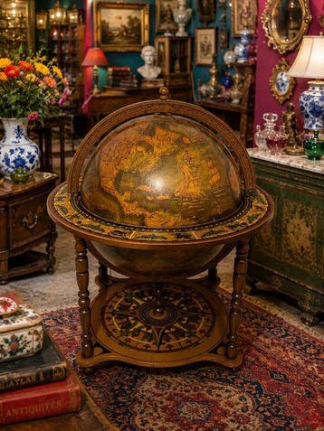 Globe bar - Grote Italiaanse globe-bar in Renaissance-stijl