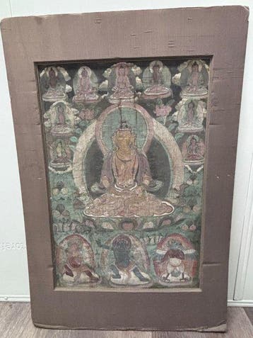 Een Tibetaanse thangka van Amitayus (Boeddha van het