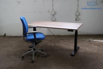 Voortman zit-sta bureau elektrisch – Halifax eiken – zo goed, Zit-sta bureau, Gebruikt, Verzenden, Voortman