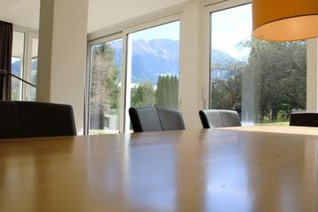 Luxe vakantiewoning met Grote tuin, terras, 3 slaapkamers, Internet, Bemiddelingsbureau, Dorp, Vorarlberg