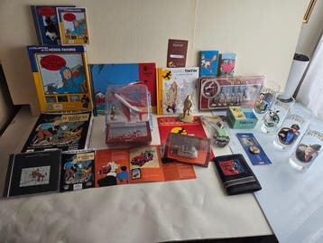 Tintin - 18 Various merchandise objects - Hacette,, Nieuw