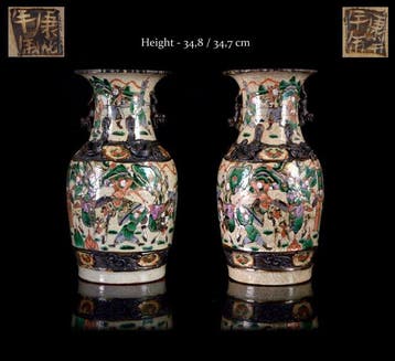 Een paar grote Chinese (Nanking) Warriors balustervazen -