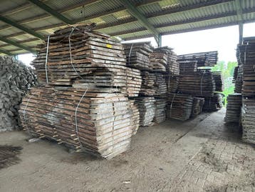 Grote partij | schaaldelen | 150 m3, Doe-het-zelf en Verbouw, Hout en Planken, Eiken, Overige typen, Nieuw, Ophalen of Verzenden