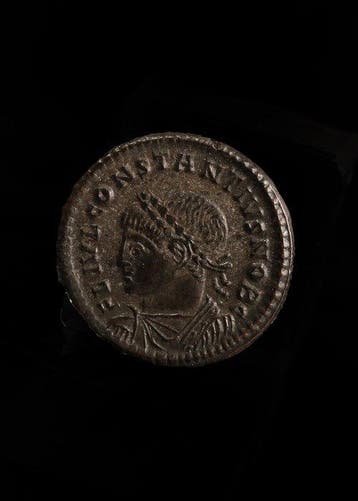 Oud-Romeins Brons Follis van Constantius II (Zonder