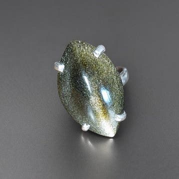 Ring in gouden obsidiaan. Mooie variëteit. Bevestiging op