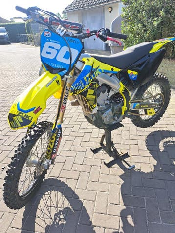 Diverse Crossmotoren en loopfietsen, onderdelen en kleding., Crossmotor, 11 kW of minder