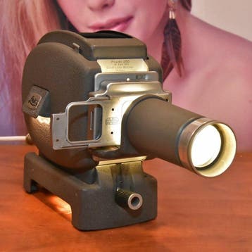 Leitz Prado 250 Diaprojector