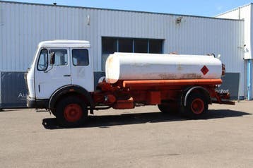 Veiling: Brandstoftankwagen Mercedes-Benz 1989, Overige brandstoffen, Wit, Mercedes-Benz, Handgeschakeld