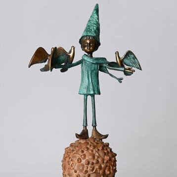 Pawe Erazmus (XX-XXI) - Boy with the birds (bronze 50cm)