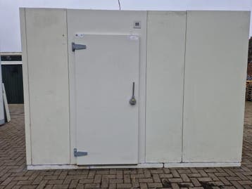 Vriescel 346 x 286 x 256 cm, Nieuw in verpakking, Koelen en Vriezen