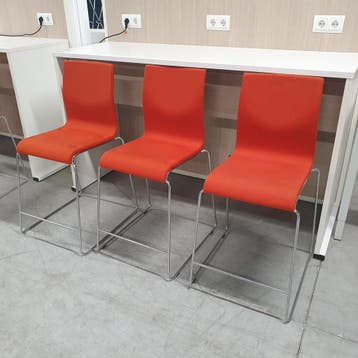 Ahrend 370 halfhoge design krukken - oranje stof - 61 cm zit, Ophalen of Verzenden, Nieuw