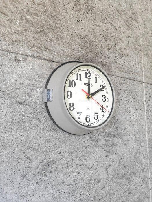Wandklok - Seikosha CO. LTD Seiko - Staal, Bakeliet,, Antiek en Kunst, Kunst | Designobjecten