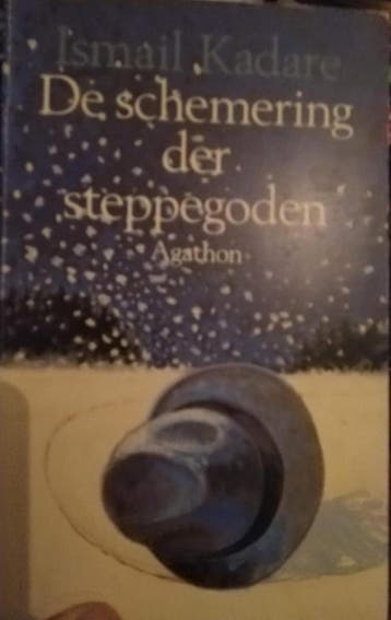 Schemering der steppegoden - Ismail Kadare 9789026950834, Boeken, Verzenden, Gelezen, Ismail Kadare