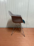 Vitra Stoelen Met Gestoffeerde Zitting - Uitvoering Dar, Overige kleuren, Verzenden, Zo goed als nieuw, Bureaustoel